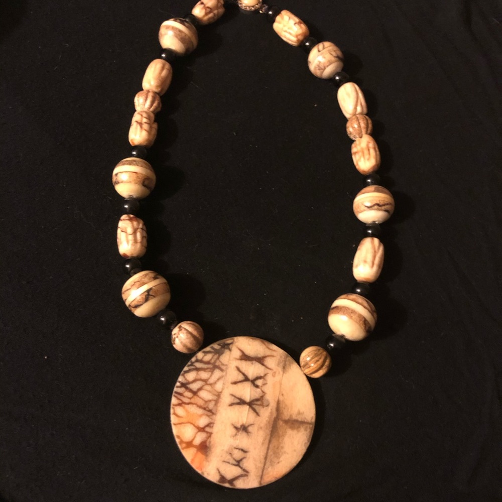 Vintage Ethnic Bead Necklace - Picture 4 of 11